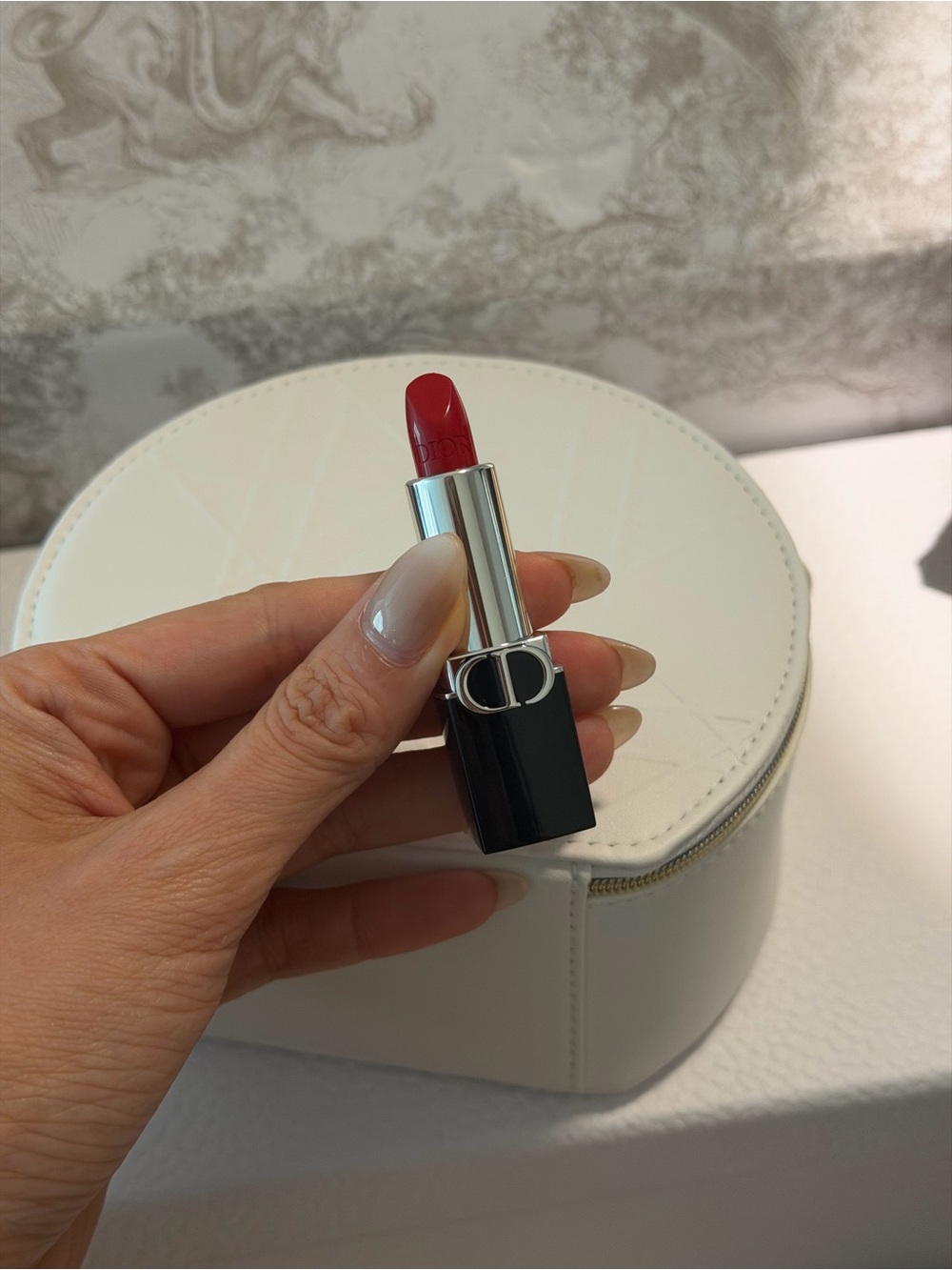 Dior Women Pouch with Lipstick & Lip Gloss Set — White - Picture 8 of 12